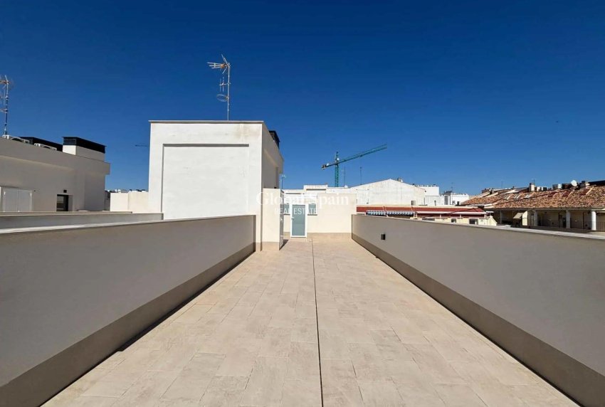 Resale - PENTHOUSE -
TORREVIEJA - Las Piscinas Naturales