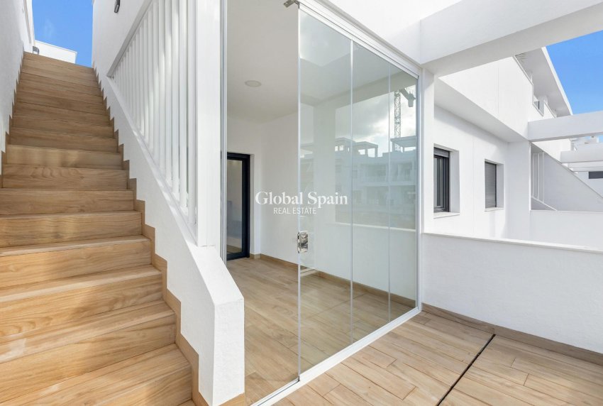 Resale - PENTHOUSE -
TORREVIEJA - LOS BALCONES - LOS ALTOS