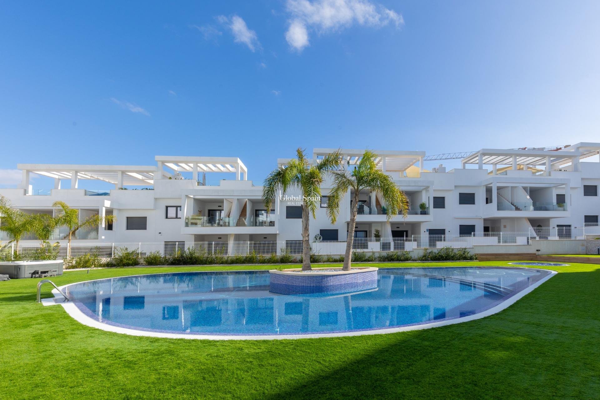 Resale - PENTHOUSE -
TORREVIEJA - LOS BALCONES - LOS ALTOS