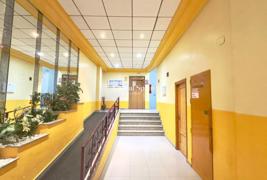 Resale - PENTHOUSE -
TORREVIEJA - Parque de las Naciones