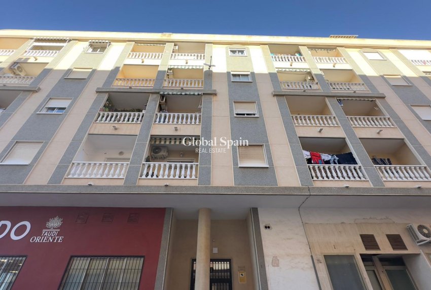 Resale - PENTHOUSE -
TORREVIEJA - Parque de las Naciones