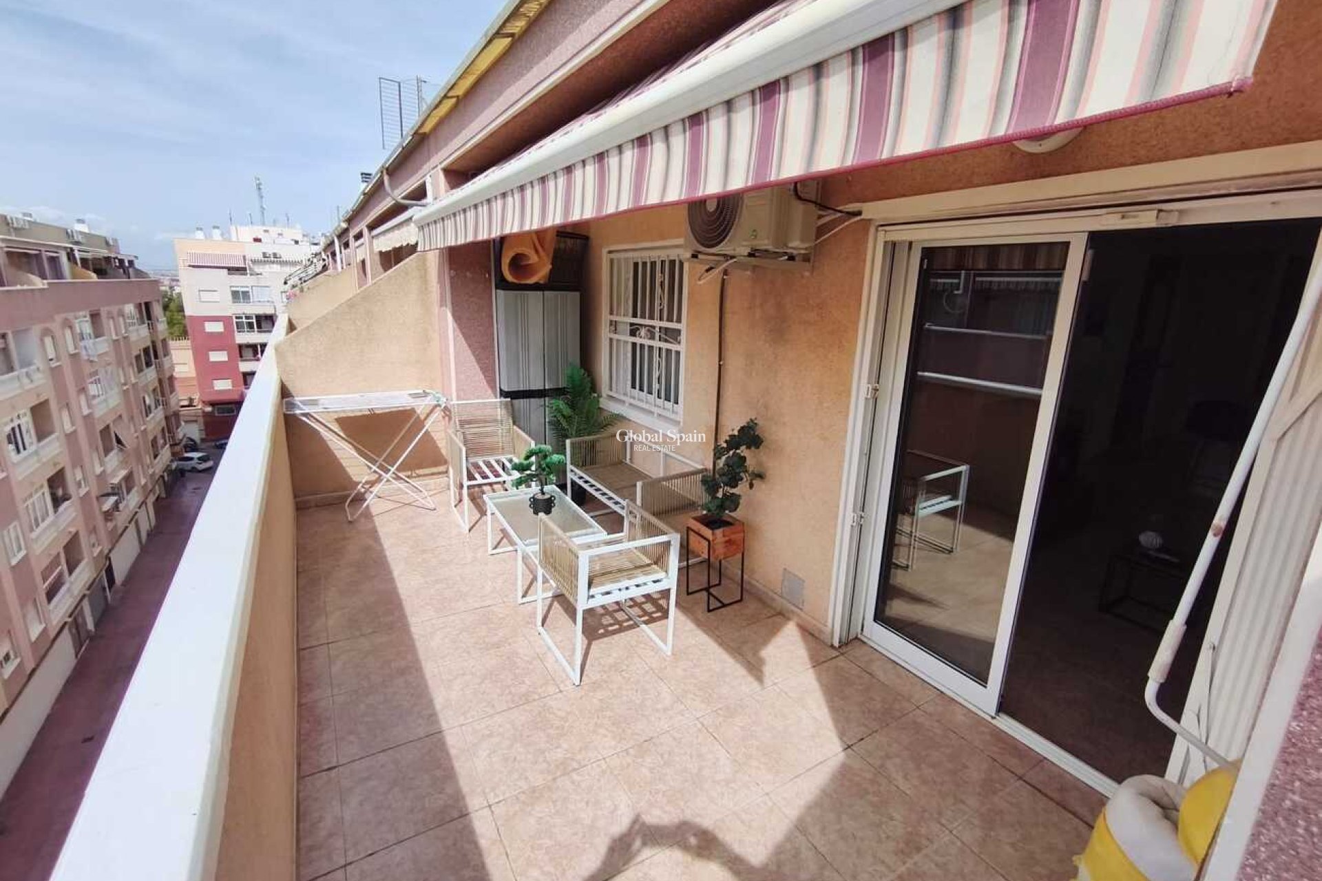Resale - PENTHOUSE -
TORREVIEJA - Parque de las Naciones