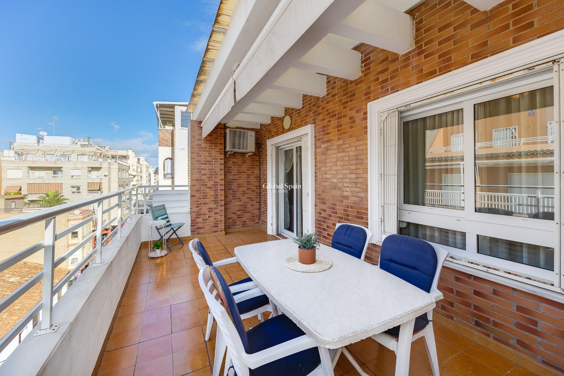 Resale - PENTHOUSE -
TORREVIEJA - Paseo maritimo