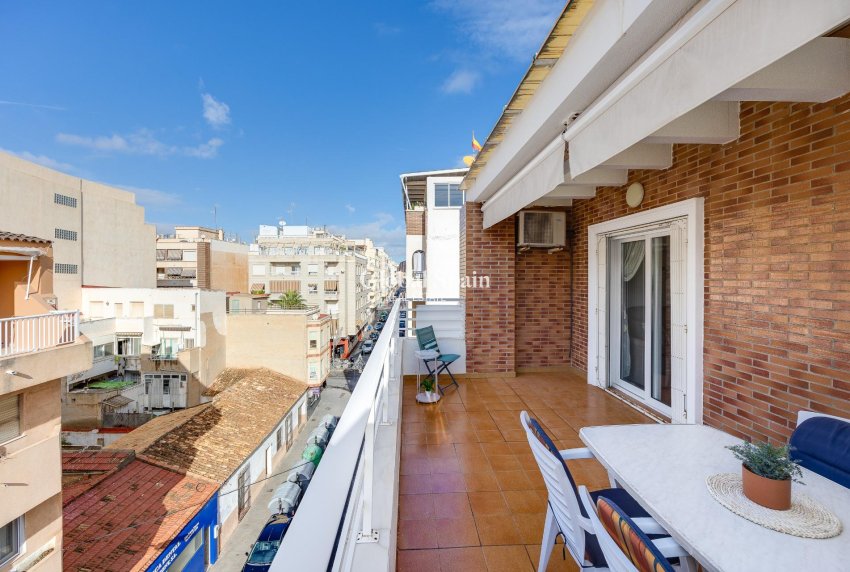 Resale - PENTHOUSE -
TORREVIEJA - Paseo maritimo
