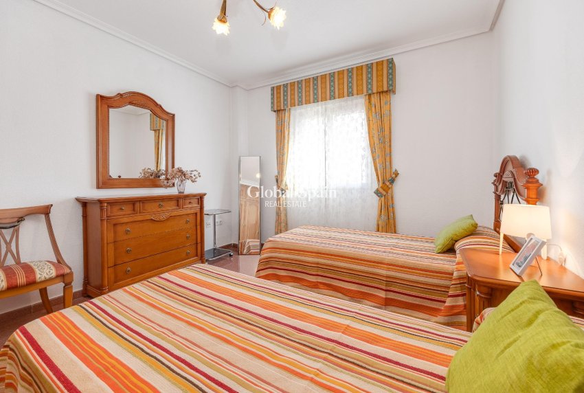 Resale - PENTHOUSE -
TORREVIEJA - Paseo maritimo