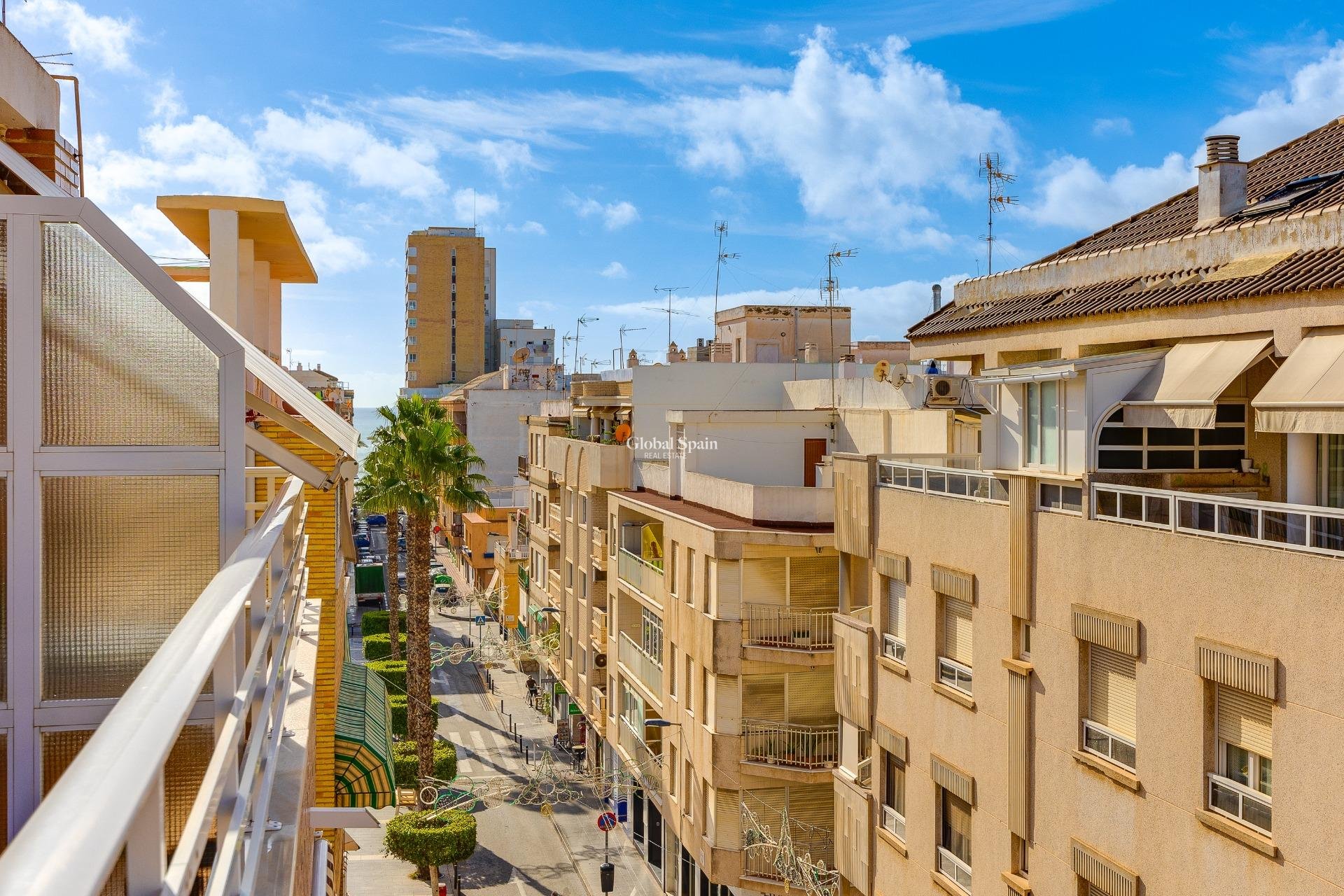 Resale - PENTHOUSE -
TORREVIEJA - Paseo maritimo