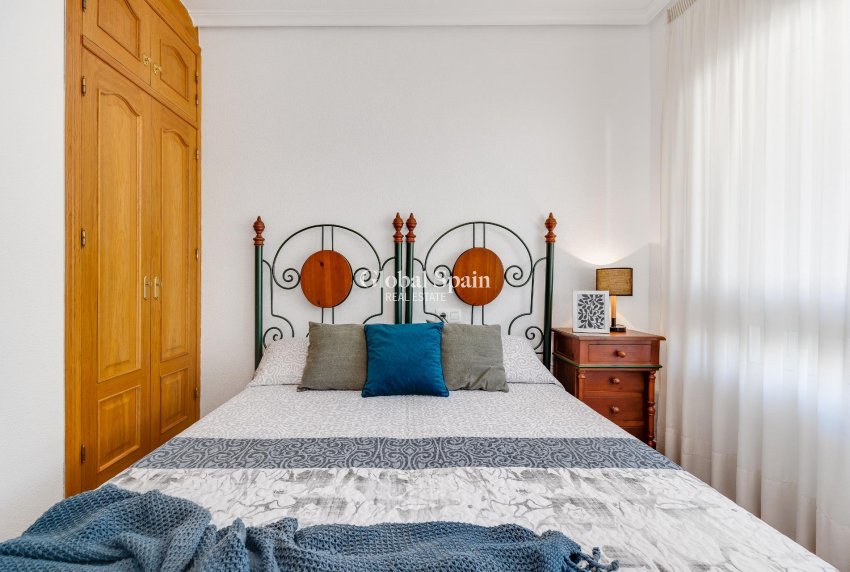 Resale - PENTHOUSE -
TORREVIEJA - Paseo maritimo