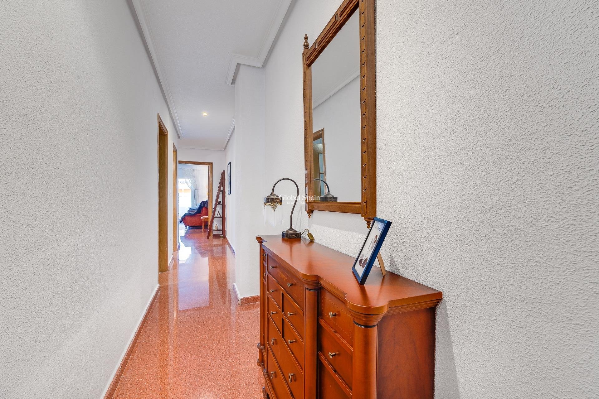 Resale - PENTHOUSE -
TORREVIEJA - Paseo maritimo