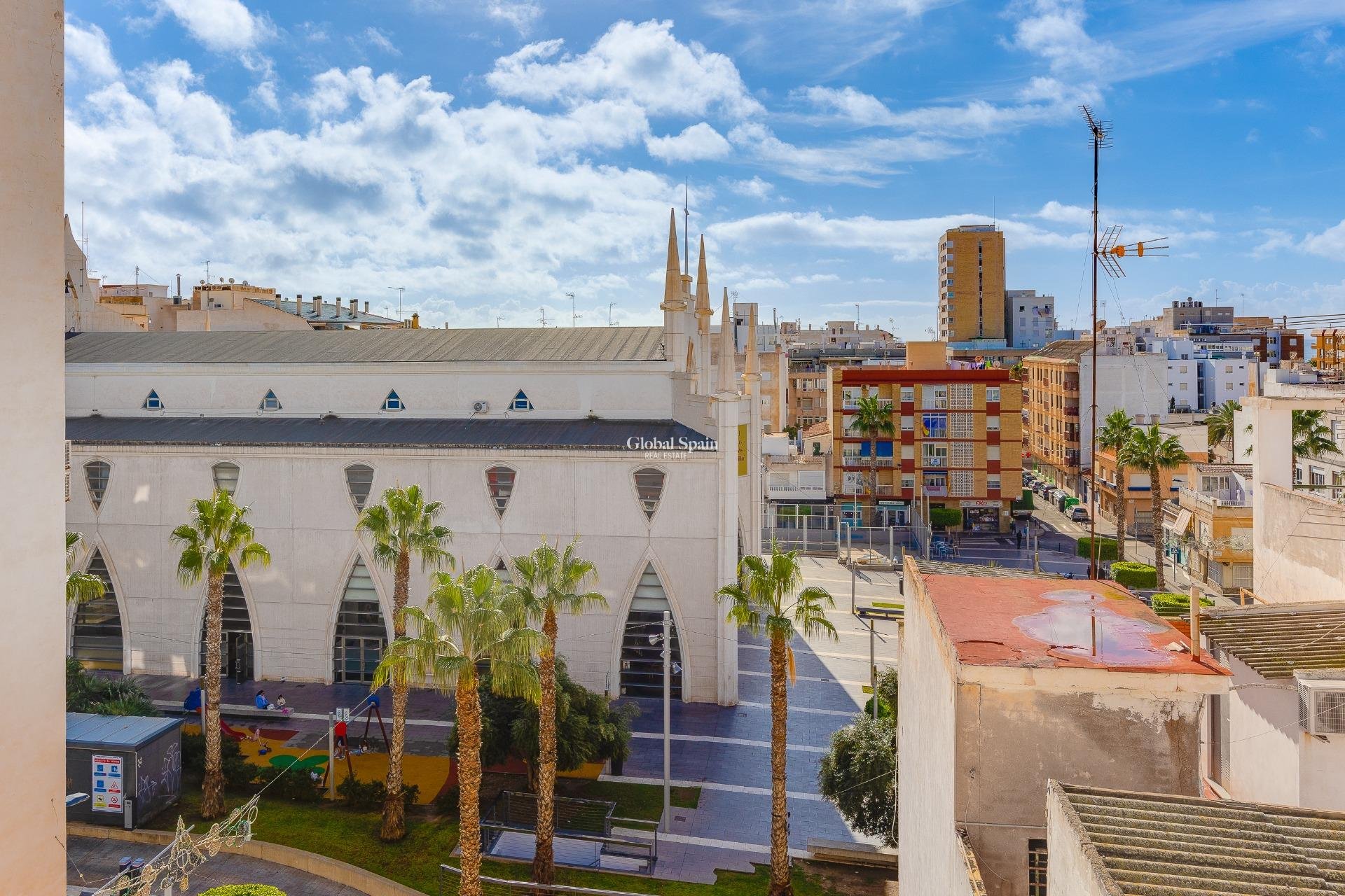 Resale - PENTHOUSE -
TORREVIEJA - Paseo maritimo