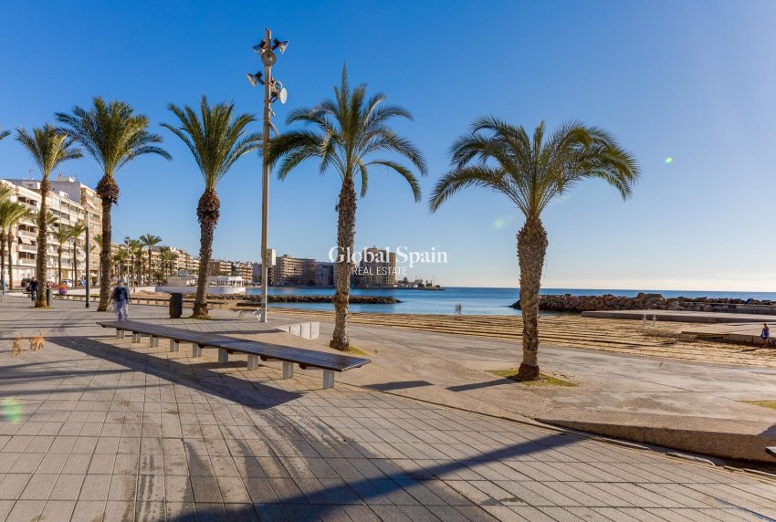 Resale - PENTHOUSE -
TORREVIEJA - Paseo maritimo