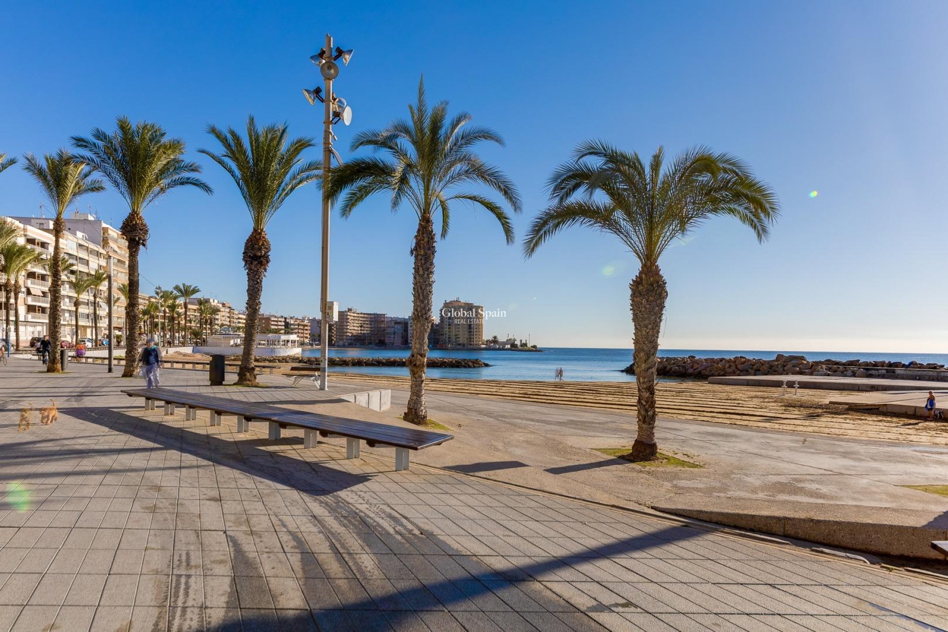Resale - PENTHOUSE -
TORREVIEJA - Paseo maritimo