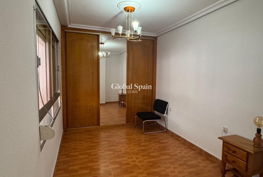 Resale - PENTHOUSE -
TORREVIEJA - Playa de los Locos