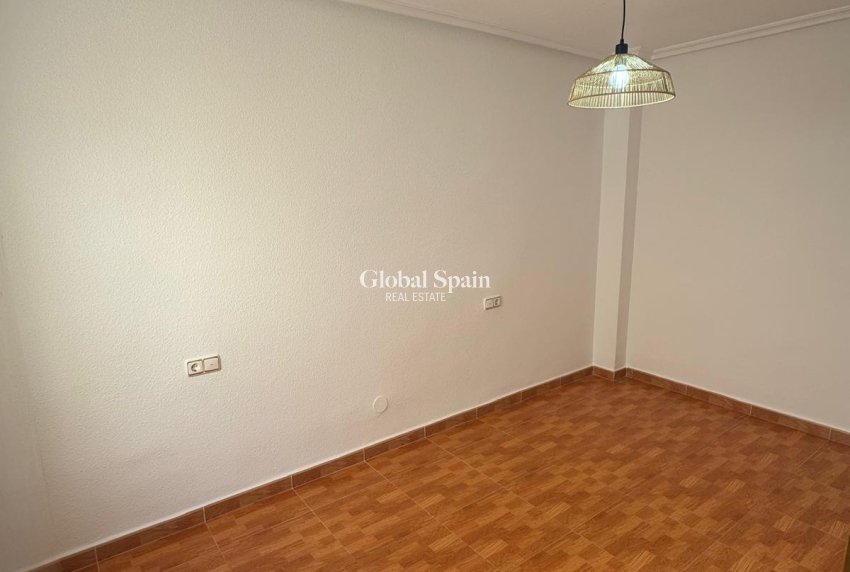 Resale - PENTHOUSE -
TORREVIEJA - Playa de los Locos