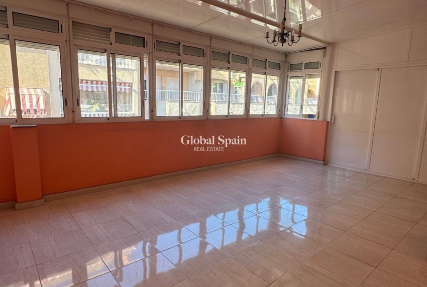 Resale - PENTHOUSE -
TORREVIEJA - Playa de los Locos