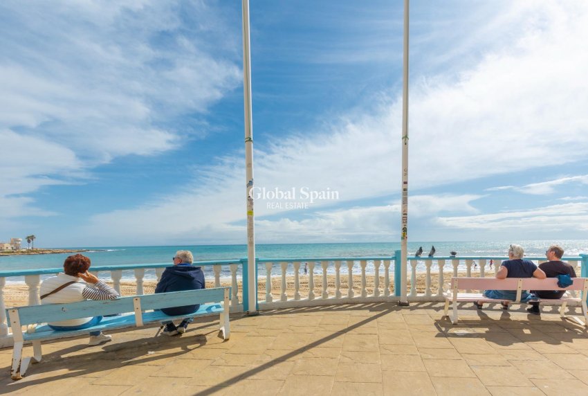 Resale - PENTHOUSE -
TORREVIEJA - Playa de los locos