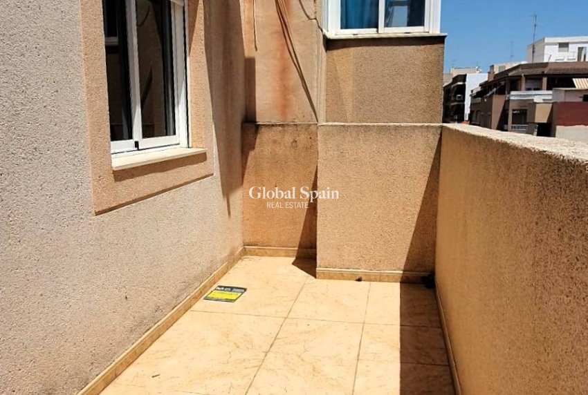Resale - PENTHOUSE -
TORREVIEJA - Playa de los Locos