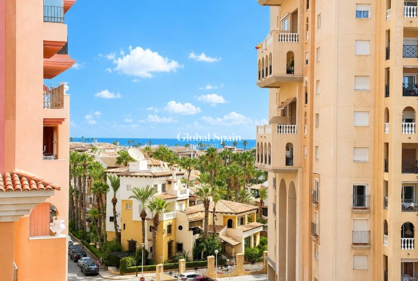 Resale - PENTHOUSE -
TORREVIEJA - Playa de los locos