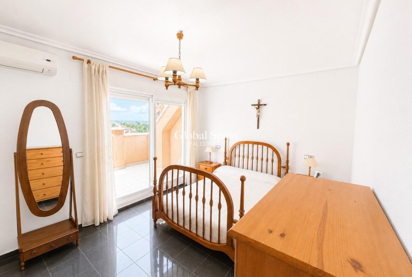 Resale - PENTHOUSE -
TORREVIEJA - Playa de los locos