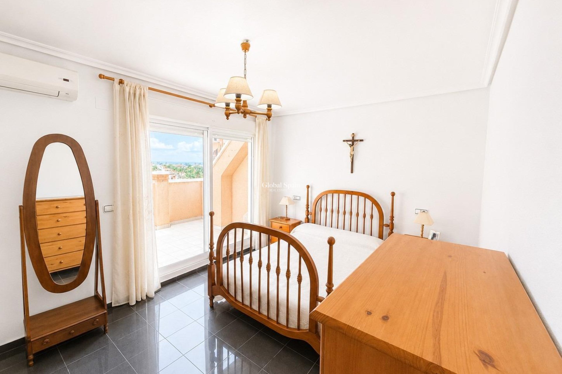 Resale - PENTHOUSE -
TORREVIEJA - Playa de los locos