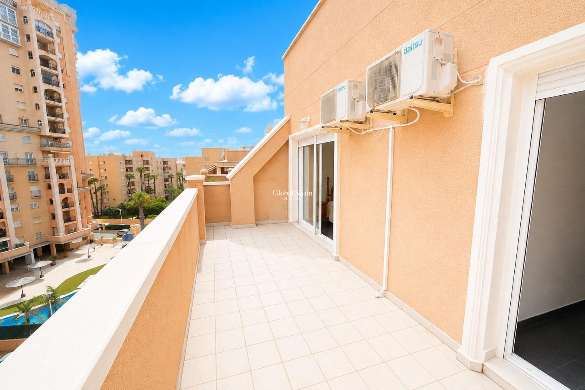 Resale - PENTHOUSE -
TORREVIEJA - Playa de los locos