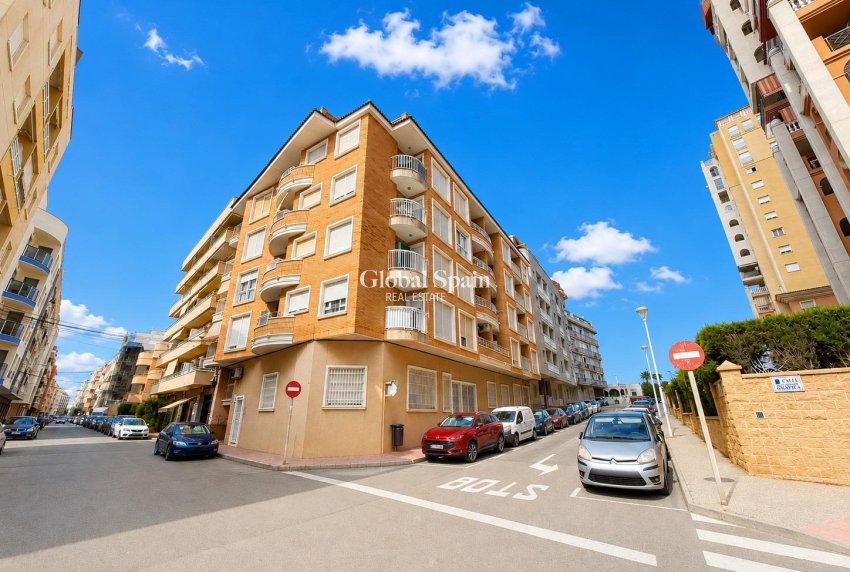 Resale - PENTHOUSE -
TORREVIEJA - Playa de los locos