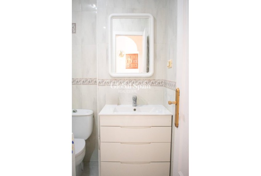 Resale - Penthouse -
TORREVIEJA - Playa De Los Náufragos