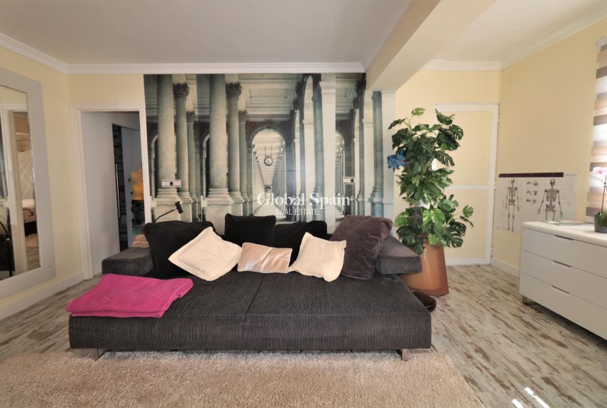 Resale - PENTHOUSE -
TORREVIEJA - Playa De Los Náufragos