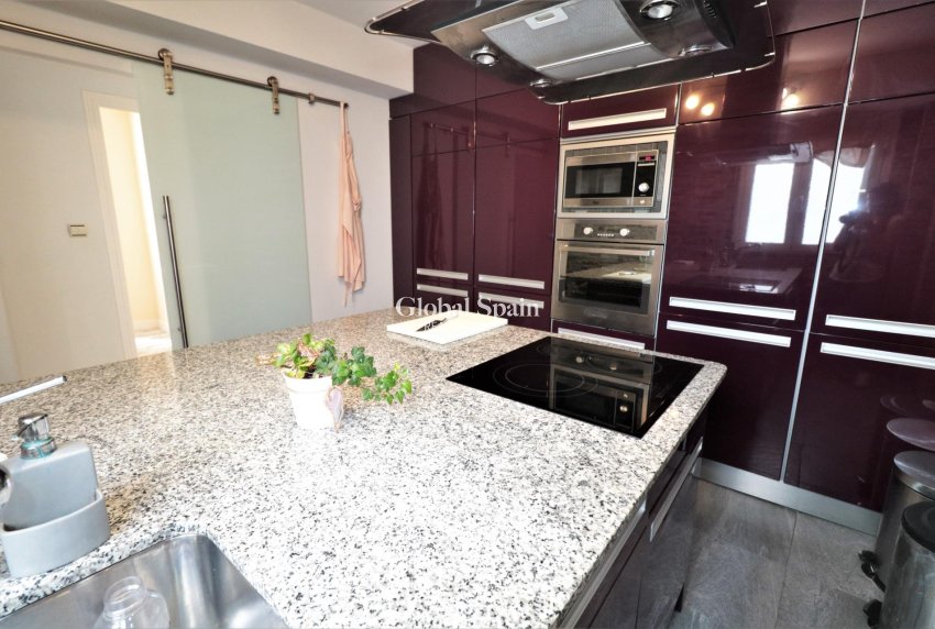 Resale - PENTHOUSE -
TORREVIEJA - Playa De Los Náufragos