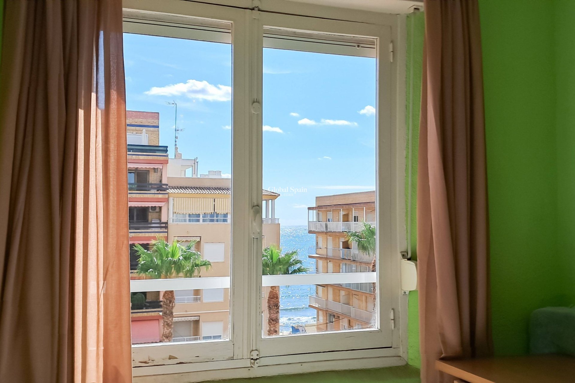 Resale - PENTHOUSE -
TORREVIEJA - Playa De Los Náufragos