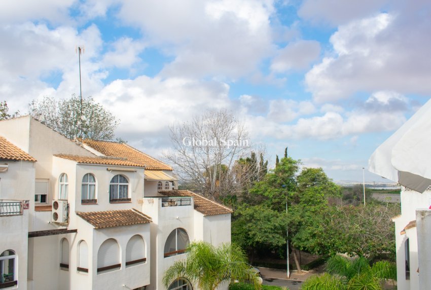Resale - Penthouse -
TORREVIEJA - Playa De Los Náufragos