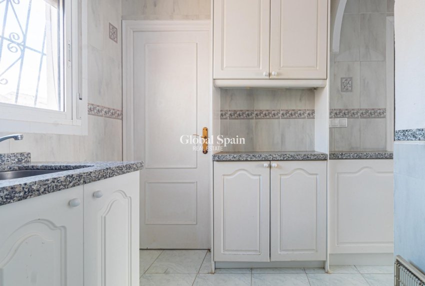 Resale - Penthouse -
TORREVIEJA - Playa de los Naufragos