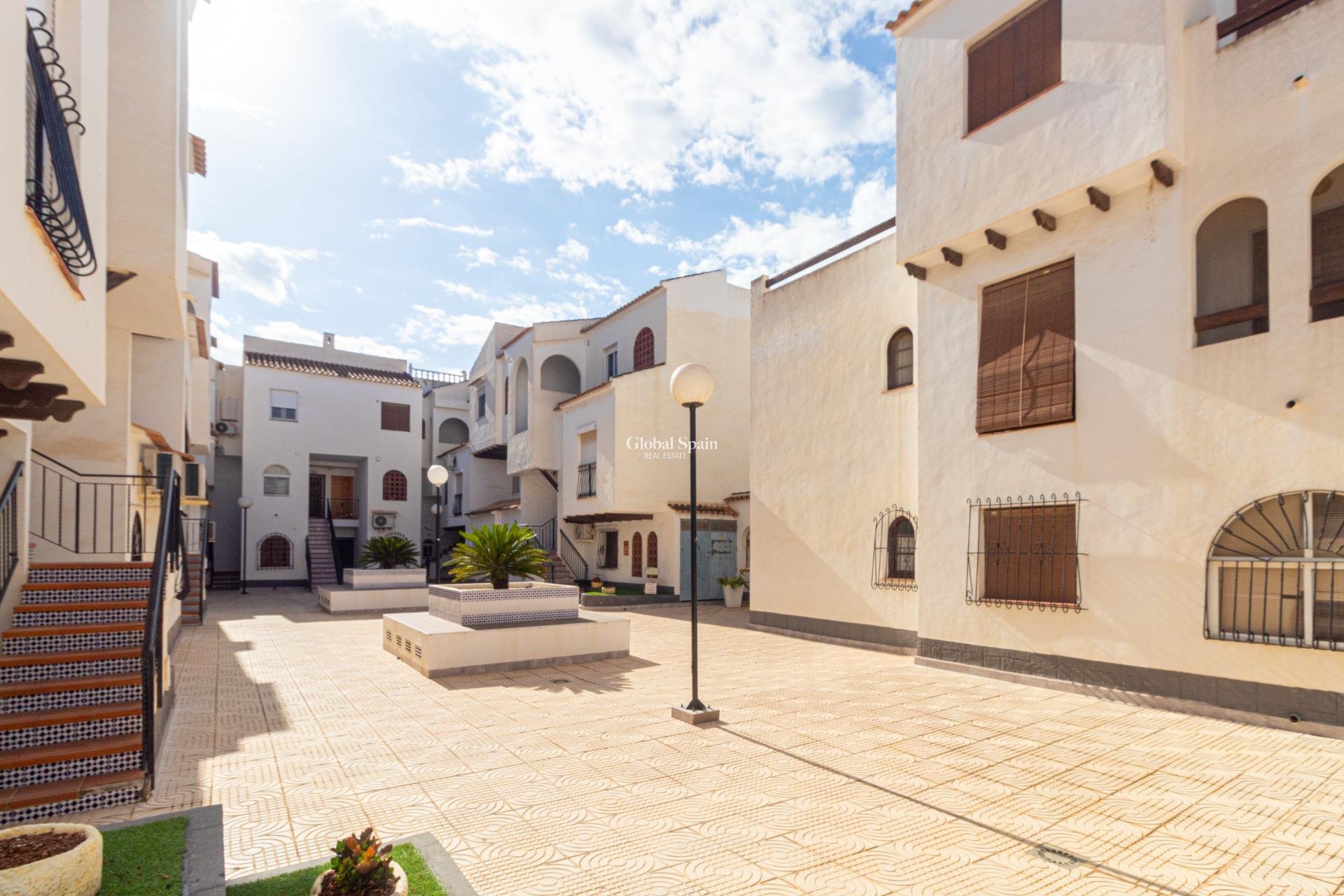 Resale - Penthouse -
TORREVIEJA - Playa de los Naufragos