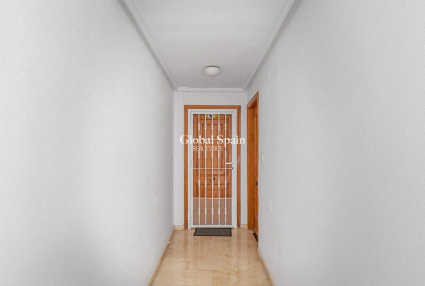 Resale - PENTHOUSE -
TORREVIEJA - Playa del cura