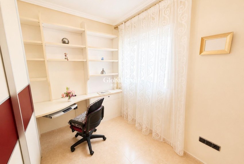 Resale - PENTHOUSE -
TORREVIEJA - Playa del cura
