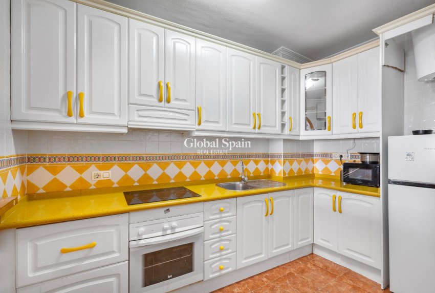 Resale - PENTHOUSE -
TORREVIEJA - Playa del cura