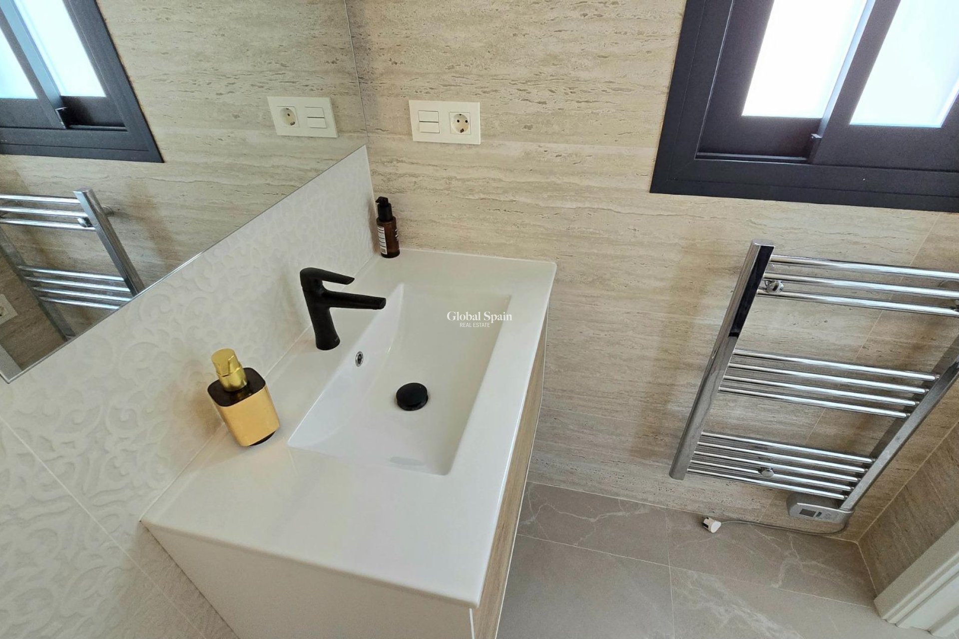 Resale - PENTHOUSE -
TORREVIEJA - Playa del Cura