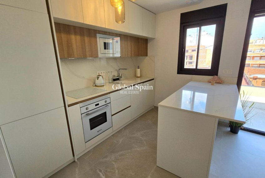 Resale - PENTHOUSE -
TORREVIEJA - Playa del Cura