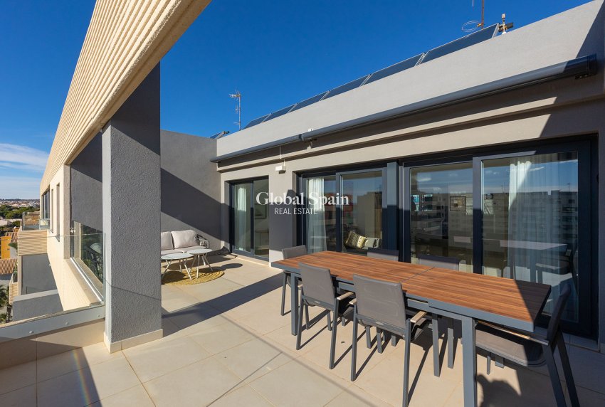 Resale - PENTHOUSE -
TORREVIEJA - Punta Prima