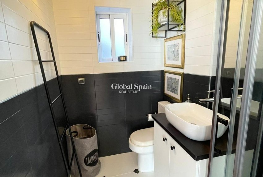 Resale - PENTHOUSE -
TORREVIEJA - Punta Prima