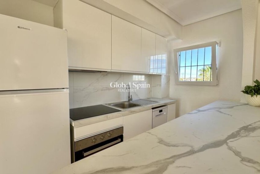 Resale - PENTHOUSE -
TORREVIEJA - Punta Prima
