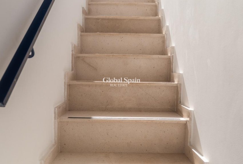 Resale - PENTHOUSE -
TORREVIEJA - Punta Prima