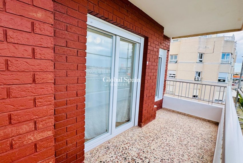Resale - PENTHOUSE -
TORREVIEJA - Punta Prima