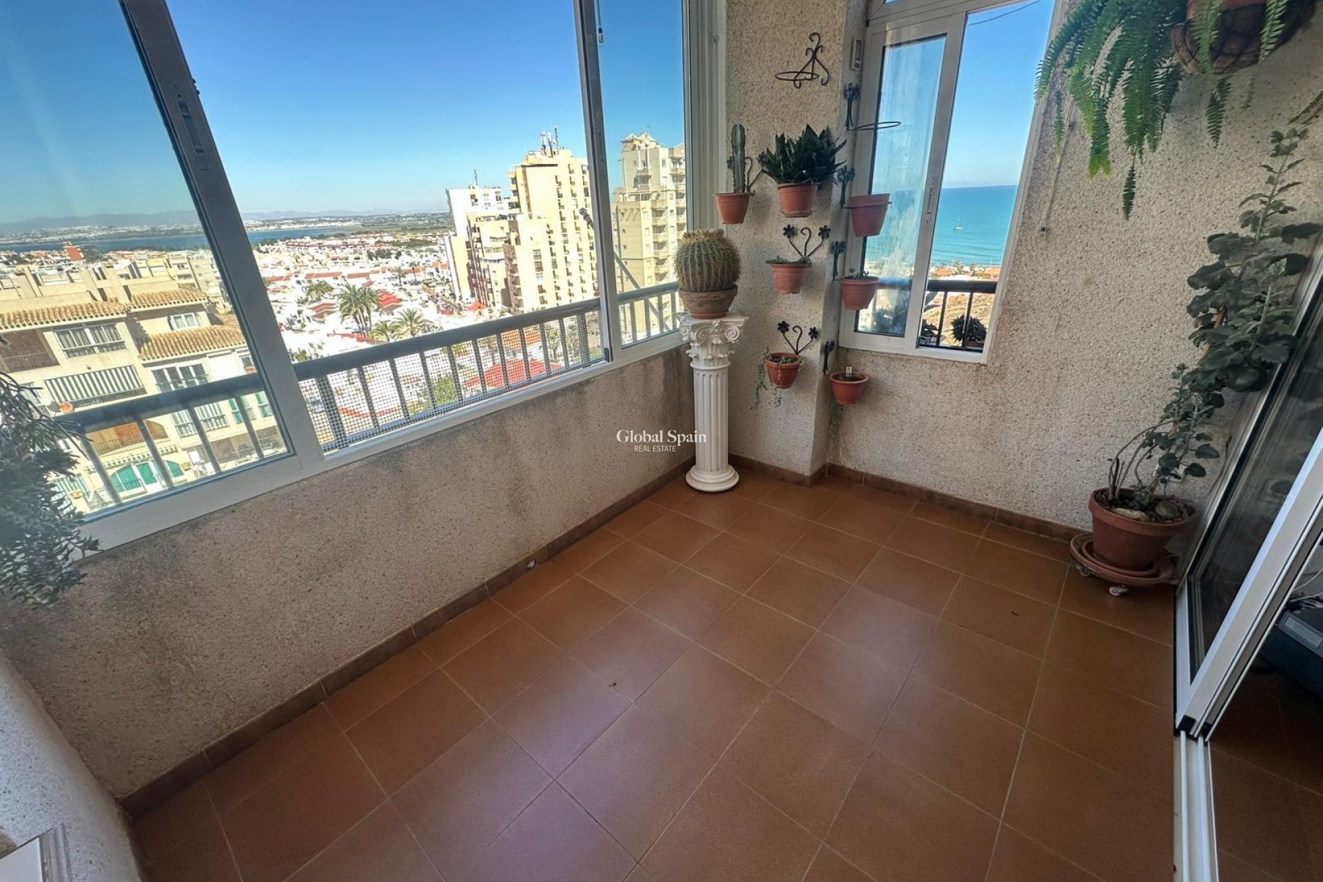 Resale - PENTHOUSE -
TORREVIEJA - Torre la mata