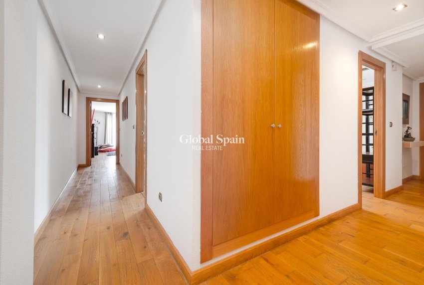 Resale - PENTHOUSE -
TORREVIEJA - Torrevieja