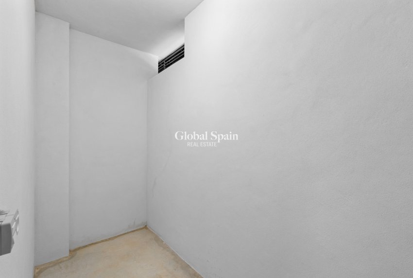 Resale - PENTHOUSE -
VILLAMARTÍN - Costa Blanca