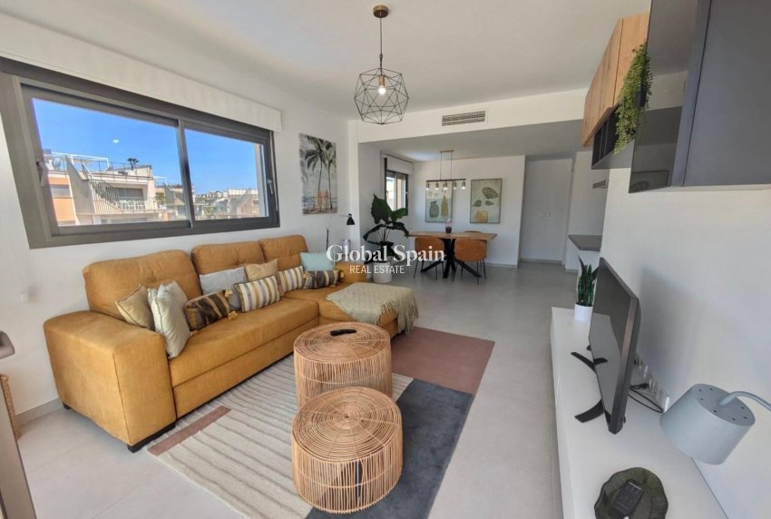 Resale - PENTHOUSE -
VILLAMARTÍN - Costa Blanca