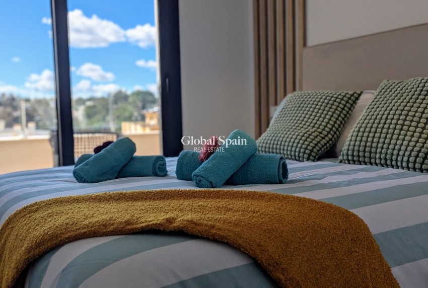 Resale - PENTHOUSE -
VILLAMARTÍN - Costa Blanca