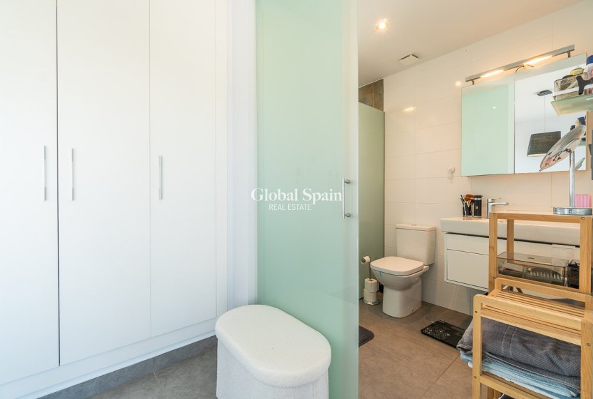 Resale - PENTHOUSE -
VILLAMARTÍN - Costa Blanca