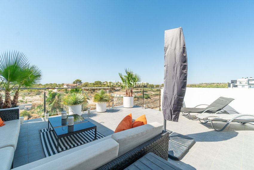 Resale - PENTHOUSE -
VILLAMARTÍN - Costa Blanca