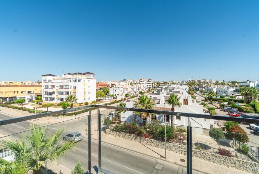 Resale - PENTHOUSE -
VILLAMARTÍN - Costa Blanca